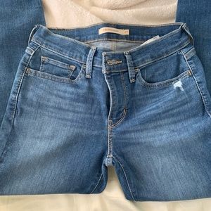 Levi’s 710 skinny jeans (NWOT)